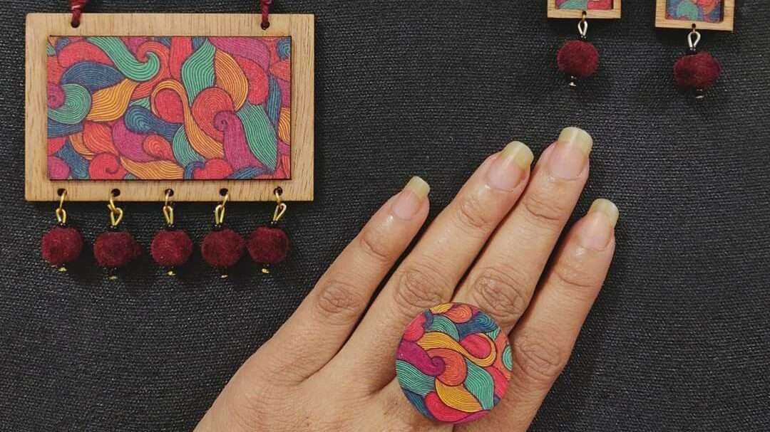 SET OF TERRACOTTA JEWELRY